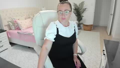 Ukrainian-woman online show from June 25, 10:53 am