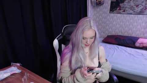 vikapowers online show from December 3, 7:50 pm