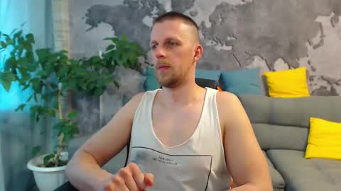 vikingchrisss online show from May 11, 10:44 am