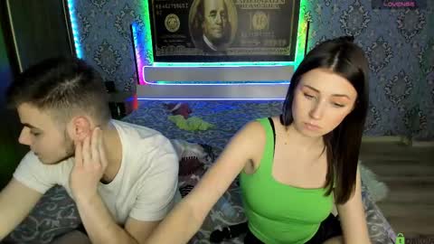 vikki and george online show from February 10, 6:35 pm