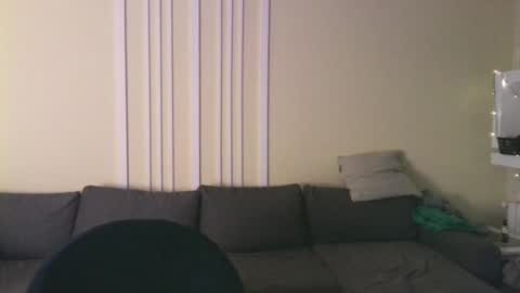 Max online show from December 1, 7:05 pm