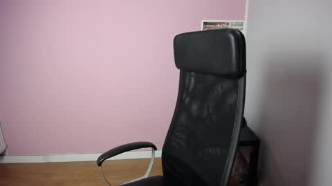 Snapshot of viktoria_lovely chatting on September 18, 6:50 am viktoria_lovely online show from September 18, 6:50 am