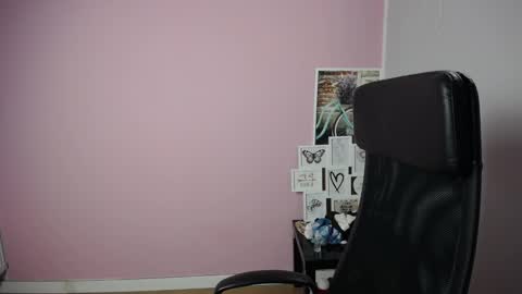 Snapshot of viktoria_lovely chatting on September 19, 6:50 am viktoria_lovely online show from September 19, 6:50 am