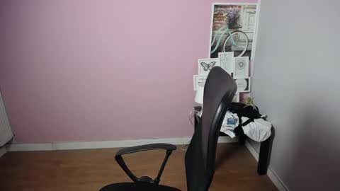 Snapshot of viktoria_lovely chatting on December 28, 10:03 am viktoria_lovely online show from December 28, 10:03 am