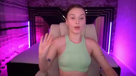 VikVikLove online show from June 25, 7:41 pm