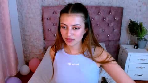 viky_evanss online show from February 25, 7:28 pm