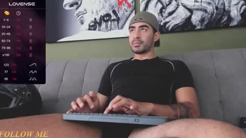 VINCE online show from February 19, 1:54 pm