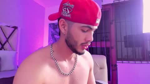 Vincent online show from December 5, 7:40 am