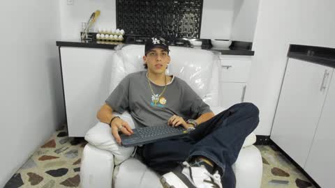 Vincent online show from December 11, 9:45 pm