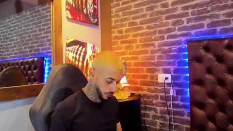 ---Vinzen--- online show from December 16, 4:41 am