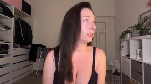 Vio online show from March 14, 8:02 pm