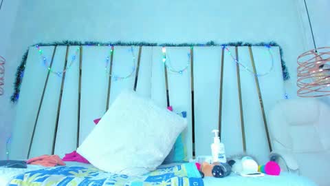 violeet_gray online show from December 5, 10:36 am