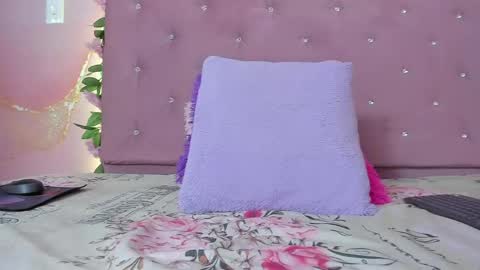 violet__taylor_ online show from April 28, 2:20 am