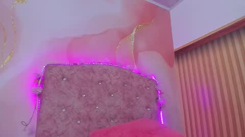 violet__taylor_ online show from March 16, 2:15 am