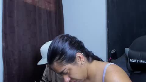 Violet and Myers online show from December 16, 2:01 pm