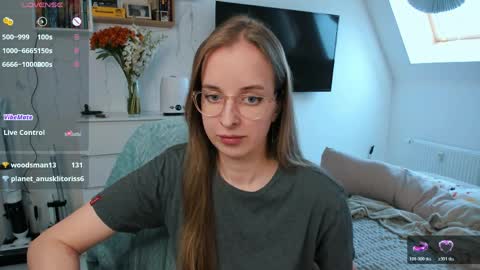 Violet online show from April 7, 1:35 pm