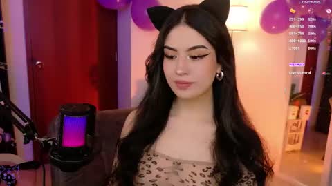 Violeta  online show from July 3, 6:45 pm