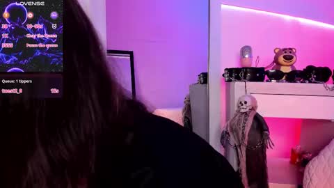 Violet Jones online show from November 22, 4:27 pm