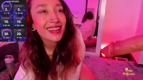 Snapshot of violet_jonesss chatting on October 23, 3:24 pm Violet Jones online show from October 23, 3:24 pm