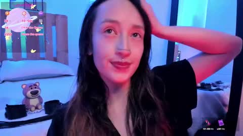 Snapshot of violet_jonesss chatting on September 15, 5:25 pm Violet Jones online show from September 15, 5:25 pm