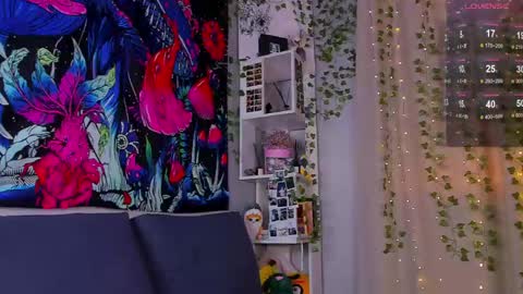 Violet online show from April 14, 8:06 am