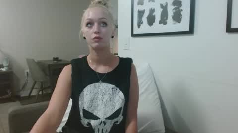 Snapshot of violet_winter97 chatting on September 17, 9:35 am violet_winter97 online show from September 17, 9:35 am