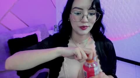     online show from March 10, 9:40 pm