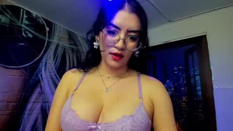 Snapshot of violeta_diazz chatting on February 16, 12:30 am     online show from February 16, 12:30 am