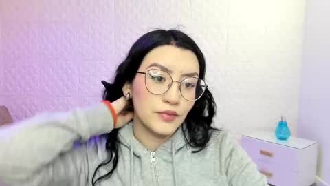 Snapshot of violeta_diazz chatting on September 15, 9:16 pm     online show from September 15, 9:16 pm