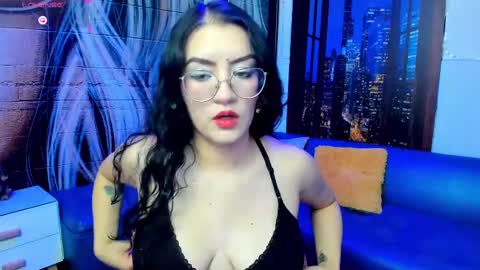 Snapshot of violeta_diazz chatting on February 14, 9:10 pm     online show from February 14, 9:10 pm
