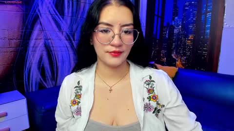 Snapshot of violeta_diazz chatting on February 8, 9:15 pm     online show from February 8, 9:15 pm