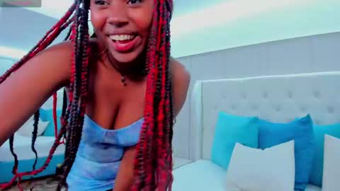 Snapshot of violeta_ruiz_ chatting on February 24, 10:25 pm violeta_ruiz_ online show from February 24, 10:25 pm