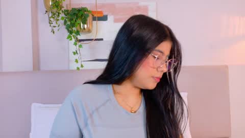 Violet online show from May 25, 11:27 am