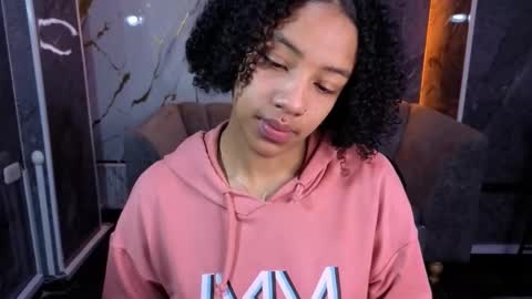 violeth_b online show from October 28, 12:50 pm