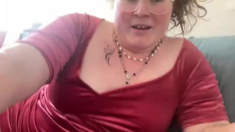 violetlyhappy online show from March 20, 5:29 pm