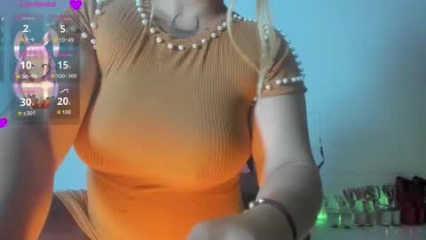 VIOLETA MONTANA online show from September 22, 11:03 am