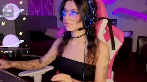   online show from April 15, 6:55 pm