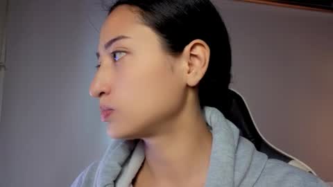 violetskinny online show from February 24, 7:50 pm