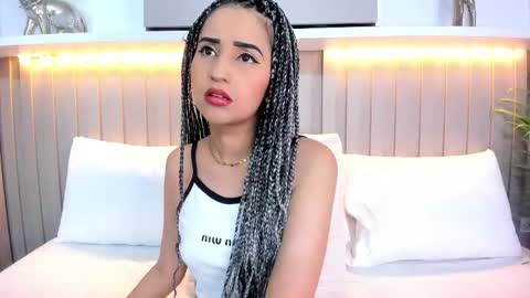 Violett  online show from November 4, 8:10 pm