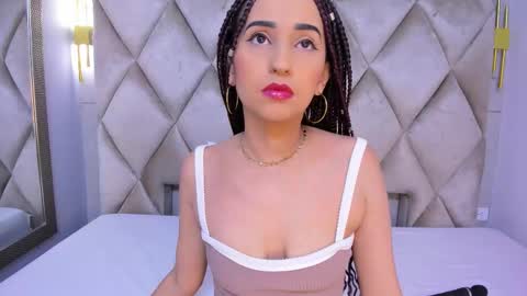 Violett  online show from February 12, 8:12 pm