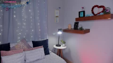 Violetta nur online show from May 22, 5:09 pm