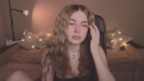 ViolettaOtis online show from February 18, 2:39 pm