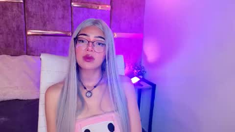 viollettebylyly online show from September 13, 12:29 pm