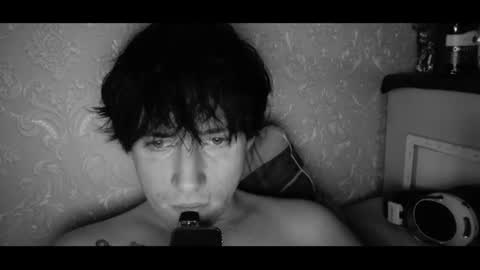 vitiligoboyy online show from July 14, 2:16 am