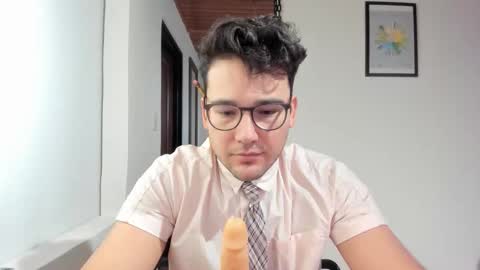 Vito Ferrer online show from October 24, 11:00 am