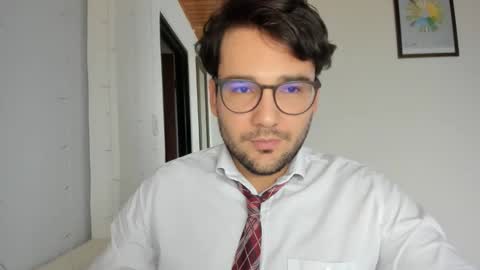 Vito Ferrer online show from February 6, 10:45 pm