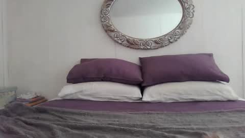 vivian online show from December 13, 1:44 pm