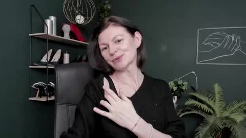 Vivian online show from March 6, 7:07 am