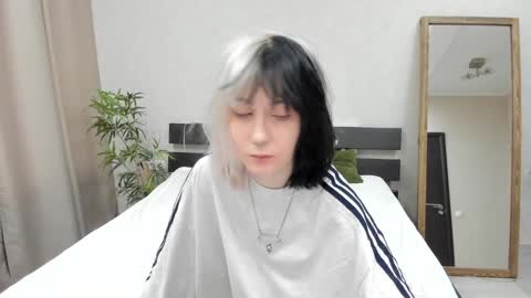 Vivian GMT2 MON 10AM - 4PM TUE 10AM - 4PM  THUR 10AM - 4PM FRI 10AM - 4PM SAT 10AM - 4PM SUN 10AM - 4PM online show from December 5, 8:16 am