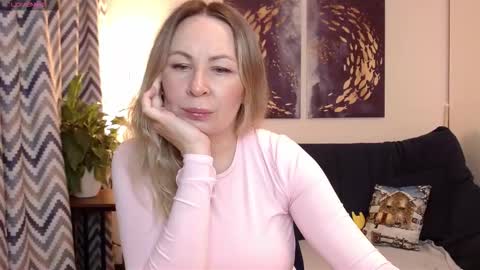 Vivian online show from November 25, 5:56 pm